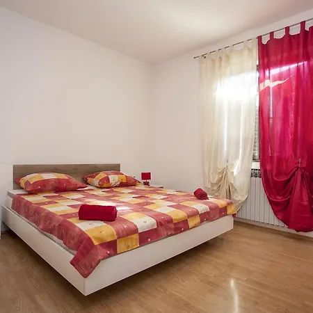 Tia * Fažana